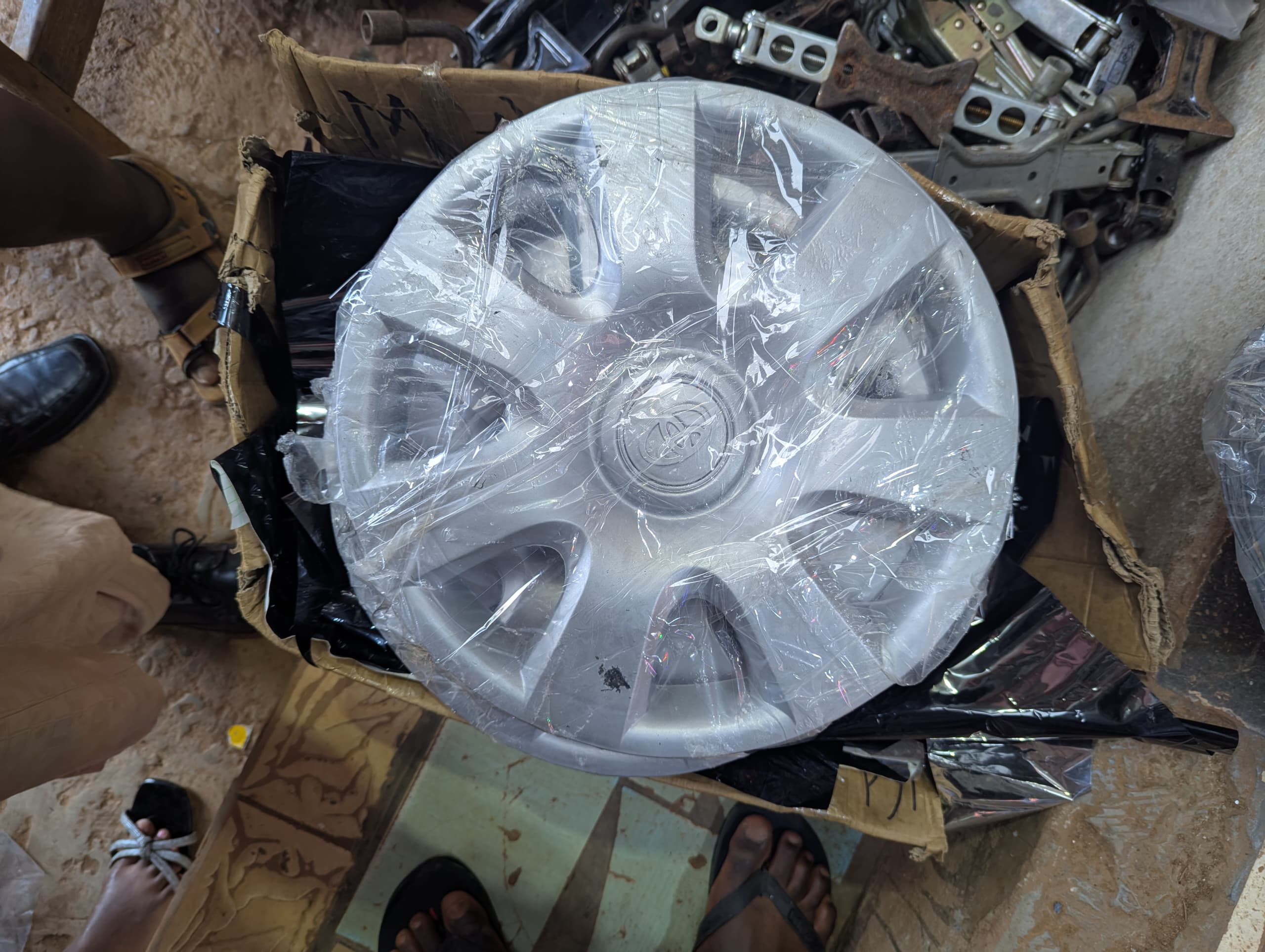 Enjoliveur  Toyota par 15 . 4 pièces